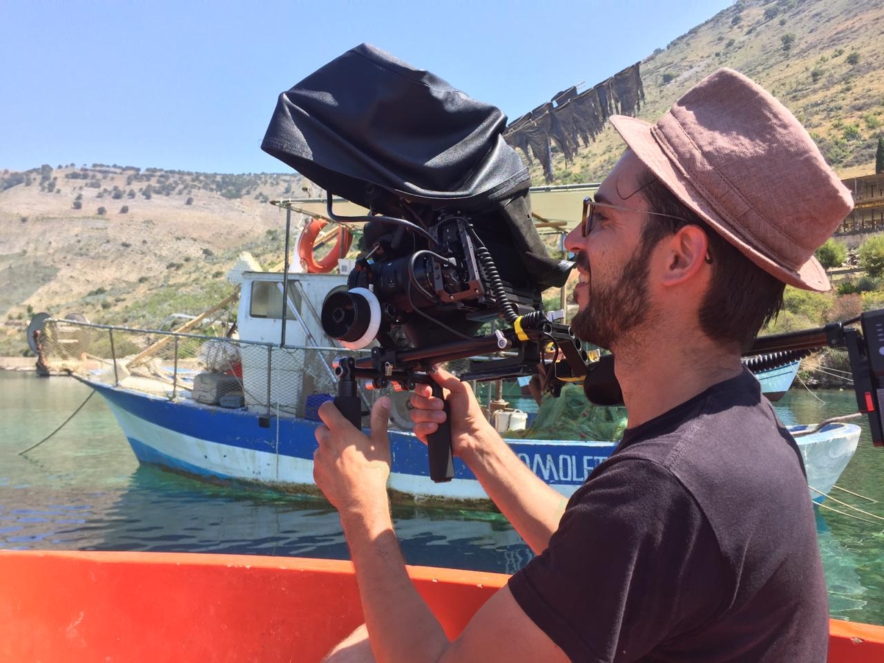 Filmime dhe foto nga zona Blue Land në Porto Palermo