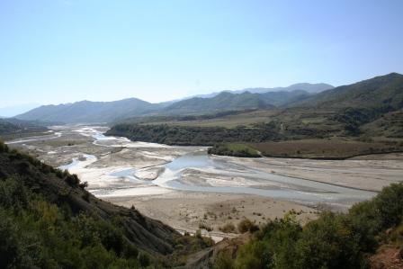 Fushatë informimi publik mbi ndërtimin e qëndrueshëm të hidrocentraleve në Shqipëri.
